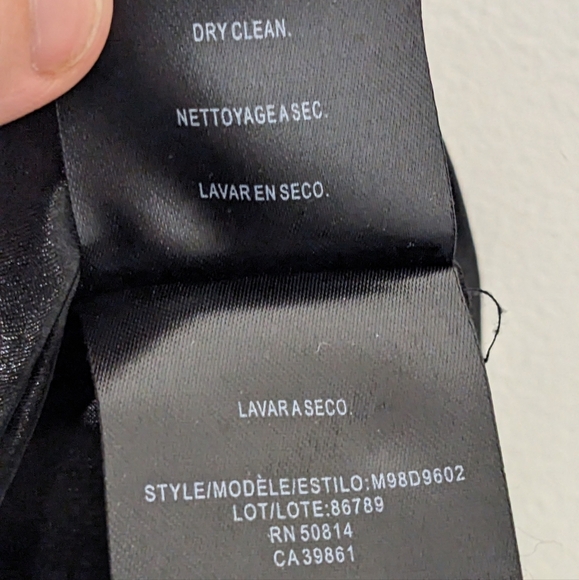 Tahari Sleeveless Snakeskin Sheath Ombre Dress High Neck Size Gray Silver Black - Picture 11 of 13